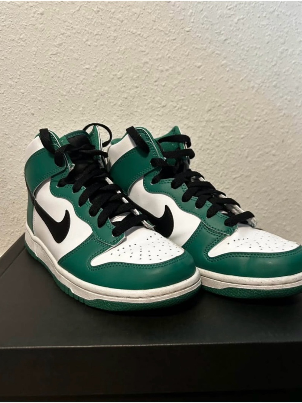 Nike High-Top Sneakers in Green, White & Black